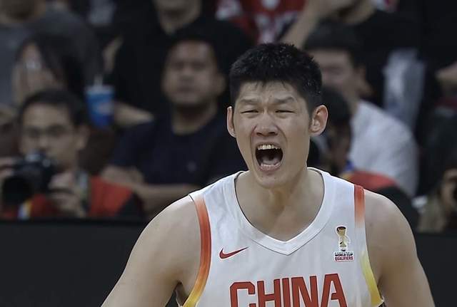 亚博体育-连续2场逆转，中国男篮两连胜，李弘权9+11成奇兵 高诗岩防守拉满